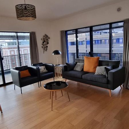 Bel Appartement Contemporain Avec Terrasse Climatisation Et Parking Payant En Option Strasbourg Exterior photo